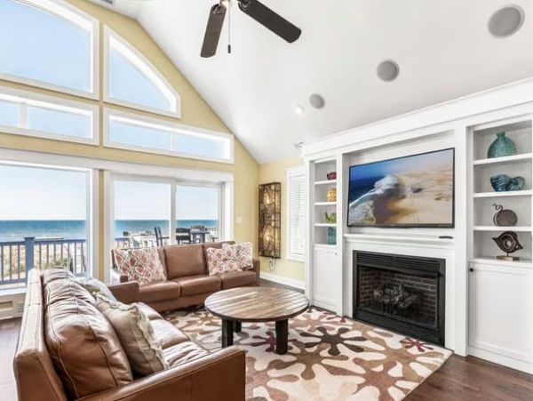 Luxurious Oceanfront Estate in Kill Devil Hills - Perfect for Large Groups